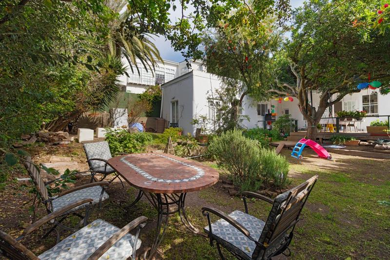 3 Bedroom Property for Sale in Green Point Western Cape